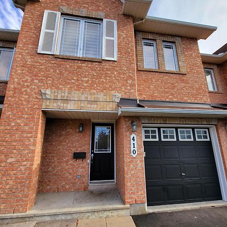 Cozy 3 Bedroom Town House 20 Min From Ottawa Down Town And Airport المظهر الخارجي الصورة